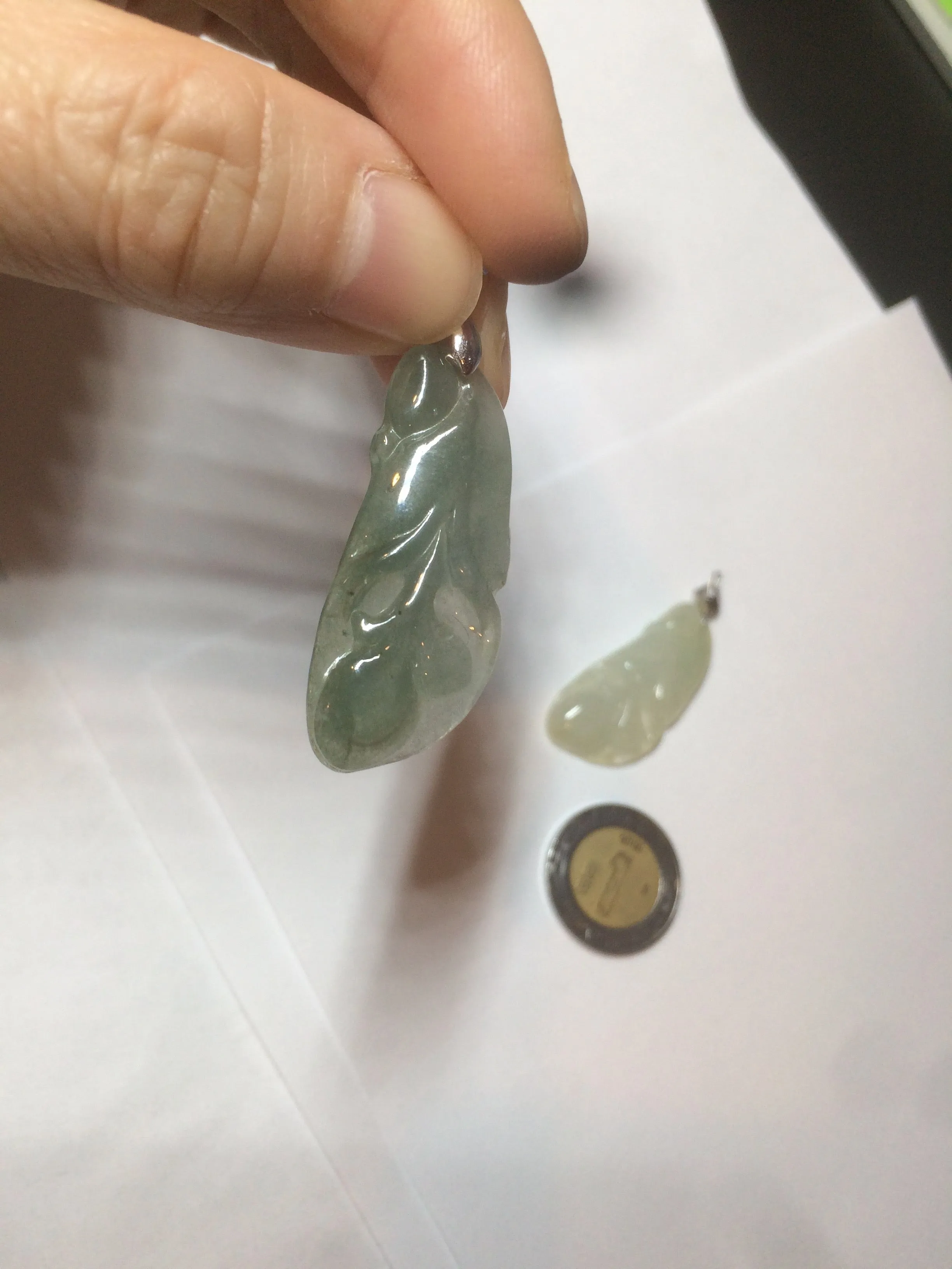 100% natural icy watery white/dark green Magnolia flower jadeite jade pendant AF86