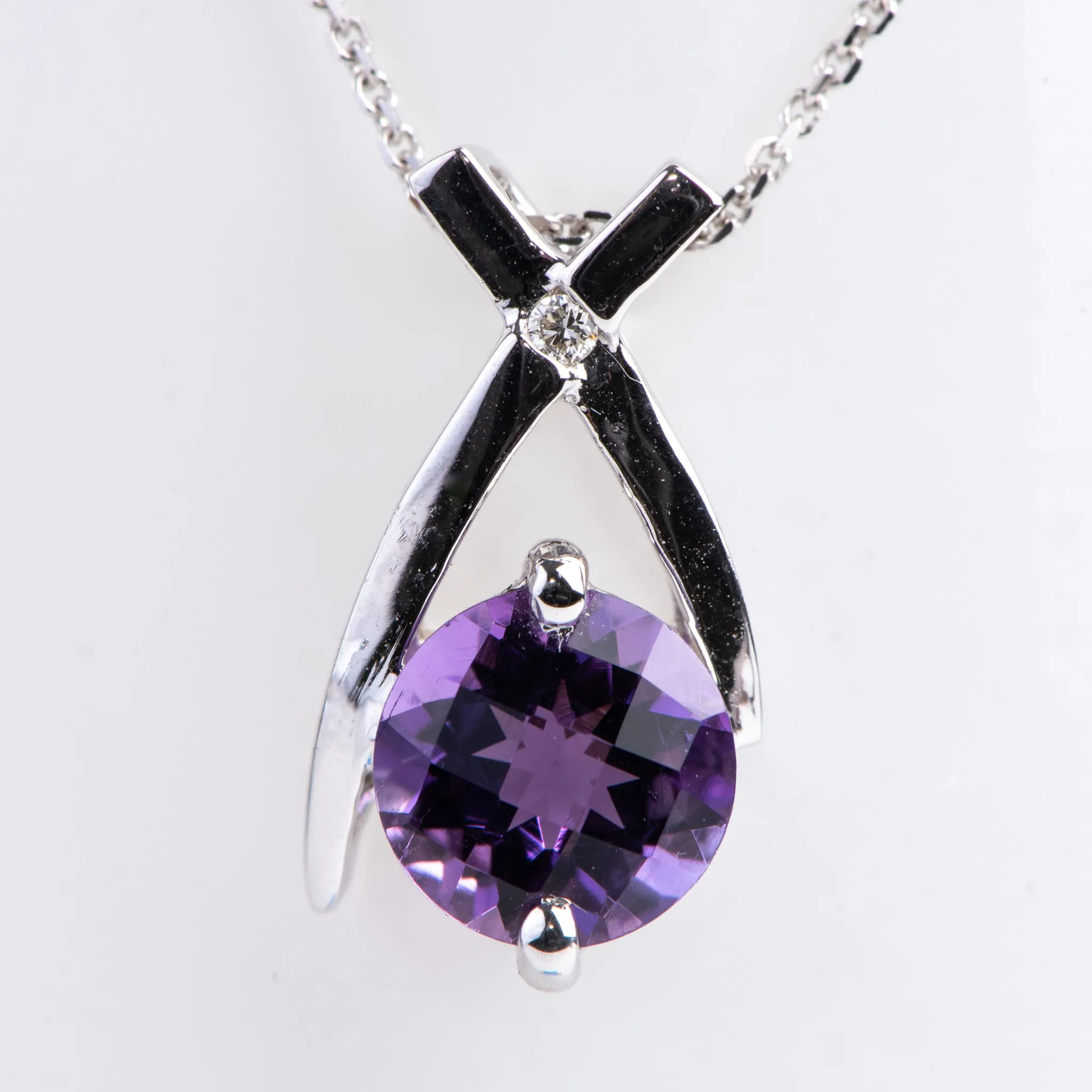 14Kt White Gold and Amethyst Pendant