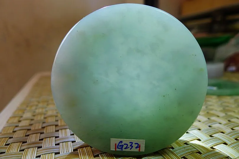 Natural Jade Rough Jadeite Raw (141g,5.25X5.25X1.9cm)