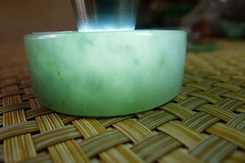 Natural Jade Rough Jadeite Raw (141g,5.25X5.25X1.9cm)