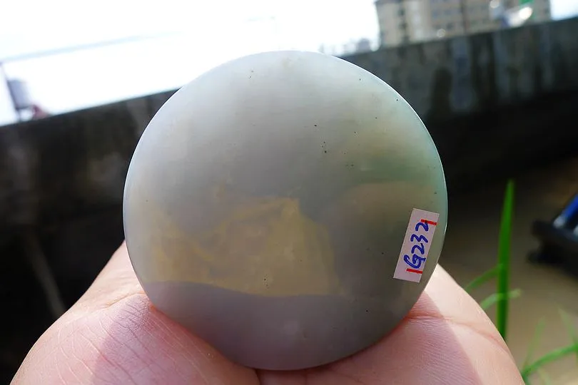 Natural Jade Rough Jadeite Raw (141g,5.25X5.25X1.9cm)