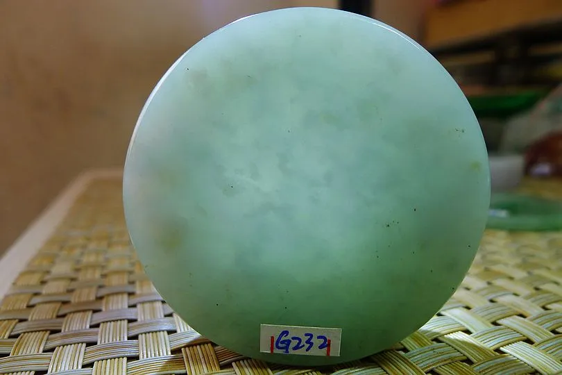 Natural Jade Rough Jadeite Raw (141g,5.25X5.25X1.9cm)