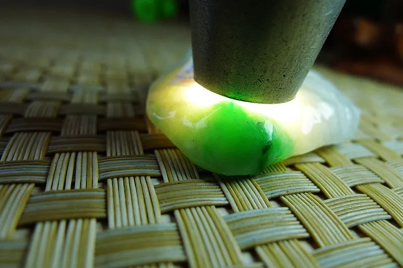 Natural Jade Rough Jadeite Raw (32g,4.3X3.7X1.4cm)