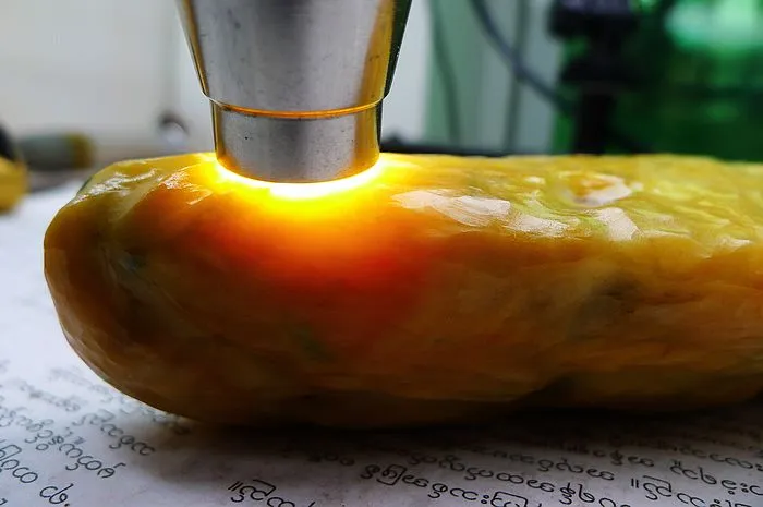 Natural Jade Rough Jadeite Raw (393g,12.6X4.8X3.5cm)