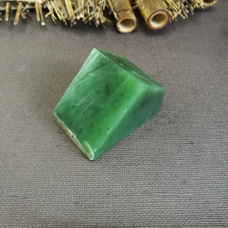 Natural Kunlun Jade Rough Nephrite Raw (115g,5X3.5X3.4cm)