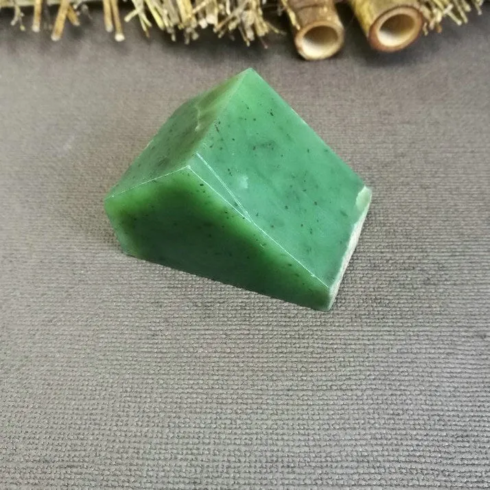 Natural Kunlun Jade Rough Nephrite Raw (115g,5X3.5X3.4cm)