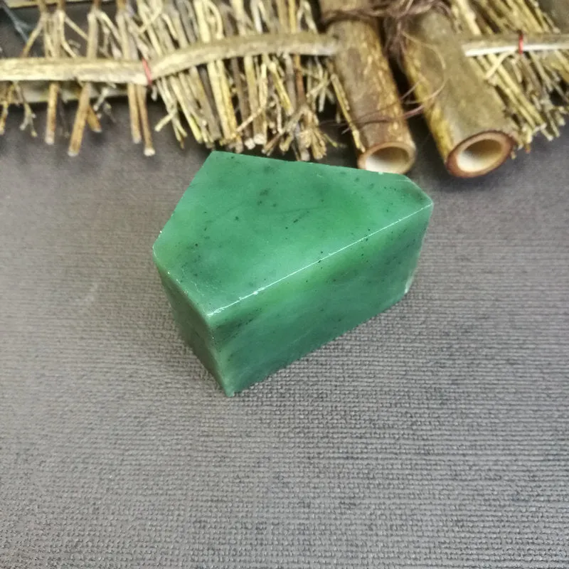 Natural Kunlun Jade Rough Nephrite Raw (115g,5X3.5X3.4cm)