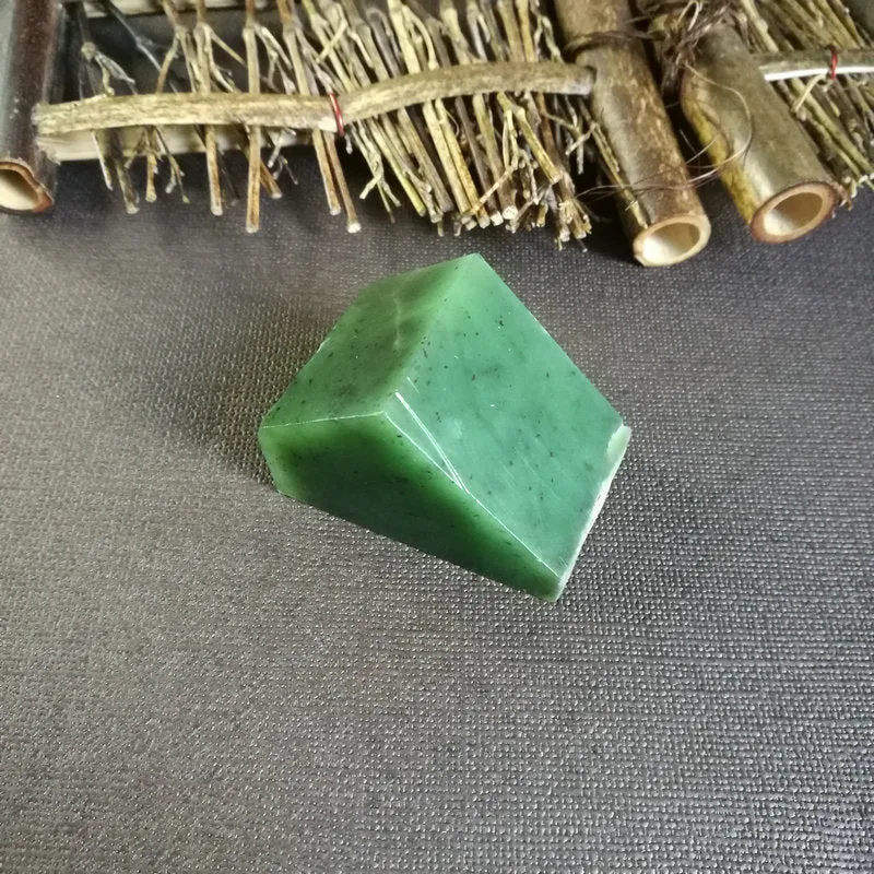 Natural Kunlun Jade Rough Nephrite Raw (115g,5X3.5X3.4cm)