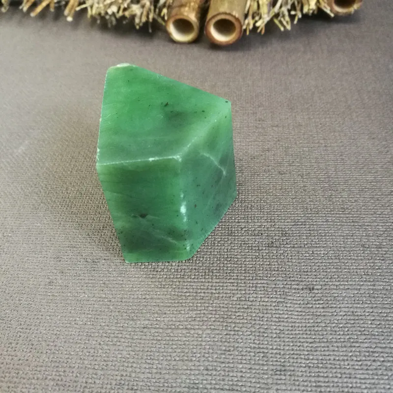 Natural Kunlun Jade Rough Nephrite Raw (115g,5X3.5X3.4cm)