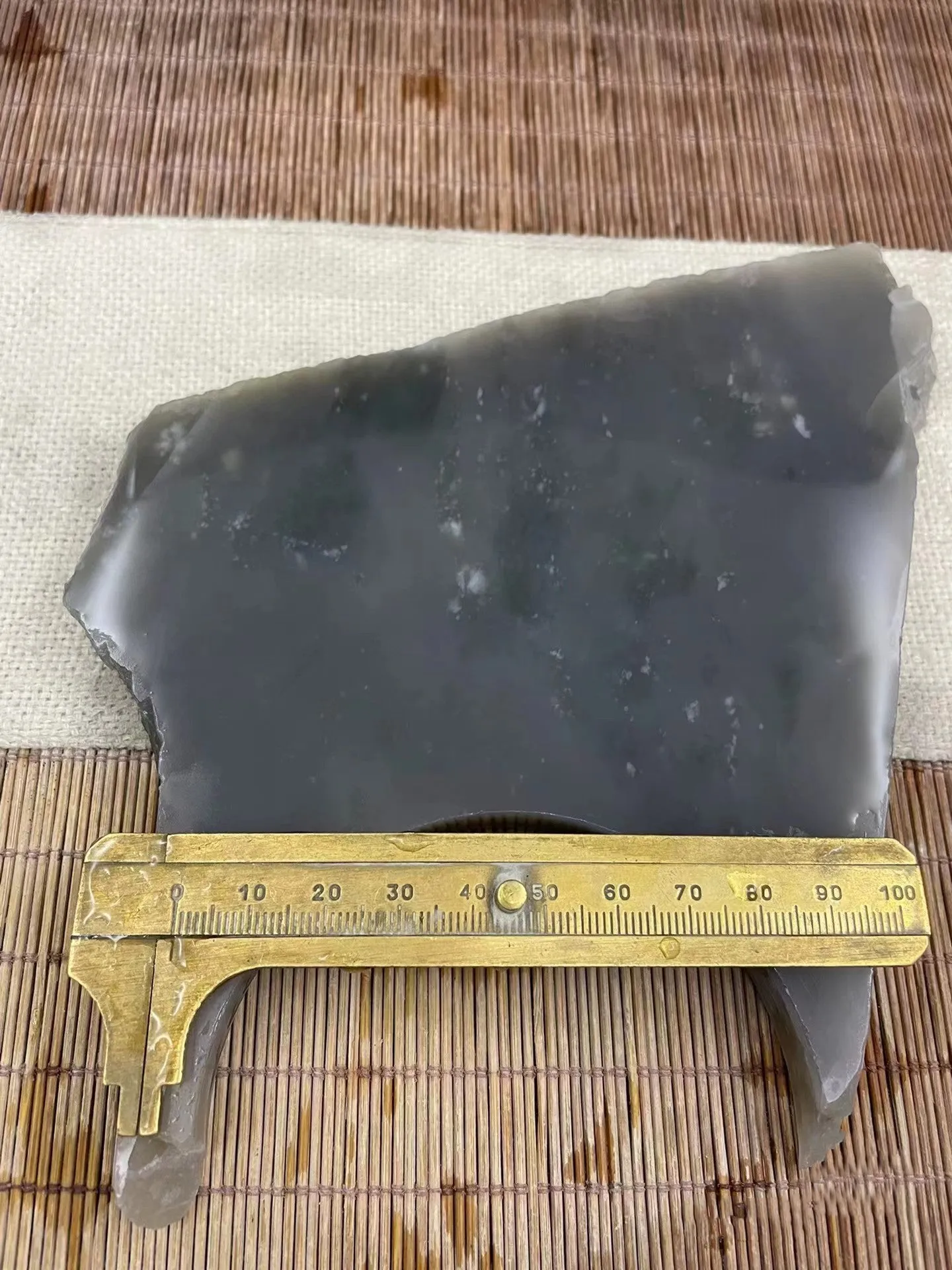 Natural Kunlun Jade Rough Nephrite Raw (417g,\ cm)