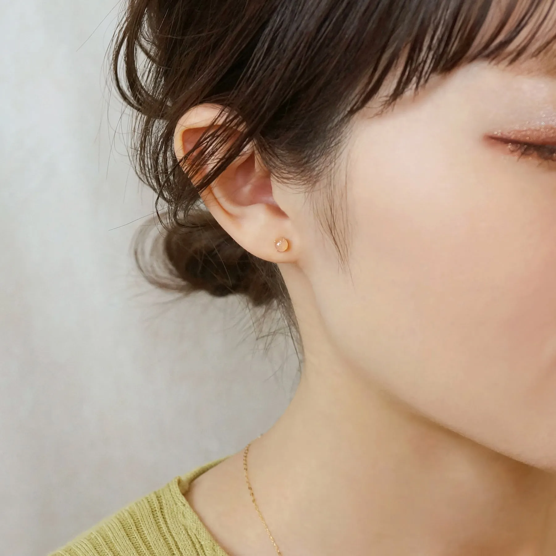 [Second Earrings] 18K Yellow Gold Orange Moonstone Cabochon Earrings