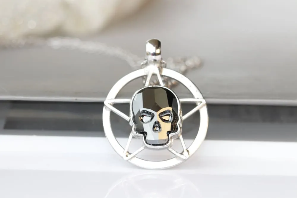 SILVER SKULL PENDANT